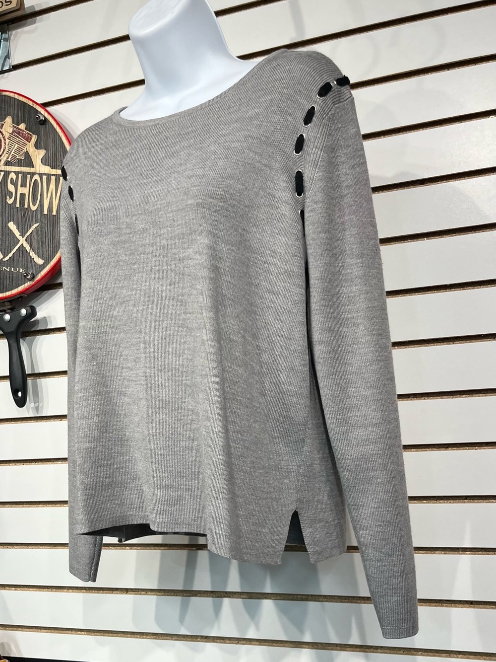 Papaya sweater size large - Picture 3 of 8